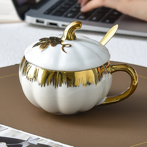 Tasses en céramique créatives et de haute qualité en forme de citrouille avec couvercles et cuillères, idéales pour la maison et le bureau – Vente en gros - Product Image 1