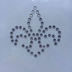 Petite taille symbole Fleur De Lis fleur strass transfert décalcomanie personnalisé strass fer <span class=keywords><strong>Ona</strong></span> transfert Stiickers pour T-shirts - Product Image 2