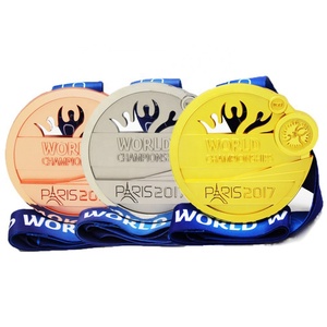 Medallas Deportivas Personalizadas de Metal Dorado 3D Go Girl Run - Diseño Moderno Antiguo para Eventos de Triatlón y Maratón - Product Image 6