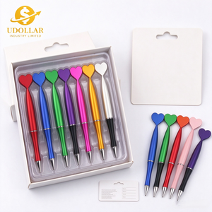 ปากกาลูกลื่นพลาสติกรูปหัวใจ สลักโลโก้ตามสั่ง ขนาด 1.0 มม. ปากกาโปรโมชั่นแบบเลเซอร์สลัก โรงงานขายส่ง สำหรับเด็ก ของขวัญสำหรับโรงเรียน - Product Image 3