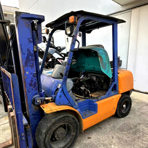 <b>Used</b> Komatsu Original Japan Forklift 3 Ton Diesel Fd30 4WD Solid Tire Good Condition Sale Shanghai Yard Carretilla Elevadora - Product Image 1
