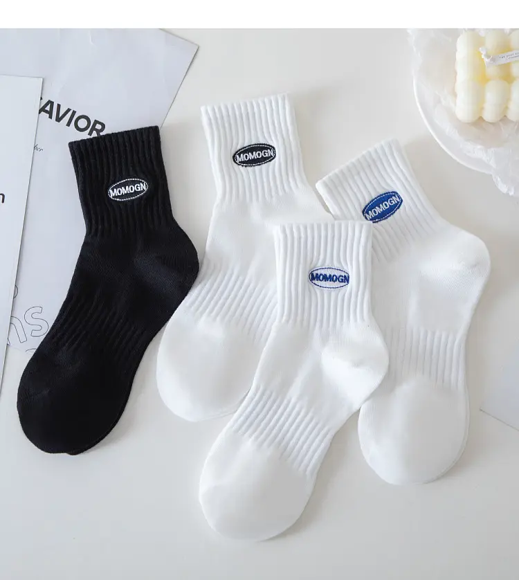 Chaussettes de sport anti-odeur en coton blanc pour hommes avec broderie mi-mollet Crew All Seasons Fashion Trend Socks
