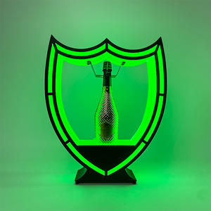 鉄製LEDライト付きワインスタンド＆ラック、シールド型のスペード型グリーンライト、ミニマリストモダンデザイン、バー＆KTV向け - Product Image 4