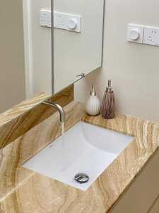 หินออนิกซ์สีขาวเปอร์เซียจากโรงงานโดยตรง แผ่นใหญ่ ขัดเงา คุณภาพสูง เหมาะสำหรับโรงแรม ลายเส้นสีทอง สีงาช้าง ขายส่ง - Product Image 6