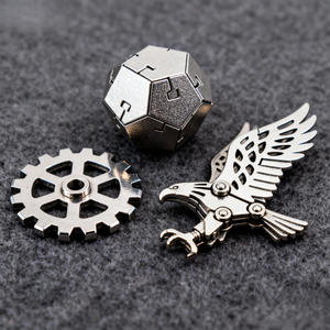 Collier pendentif en acier inoxydable CNC, croix d'aigle, bijoux en acier pour homme, accessoires de fête portables, pendentif mécanique - Product Image 1