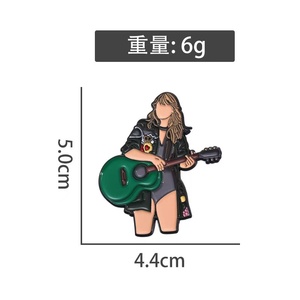 Toptan Metal Karikatür Müzik Broşu Yaratıcı Gitar Albümü Metal Rozeti Peri Temalı Noel Ulusal Gün Cadılar Bayramı Mezuniyet için - Product Image 6