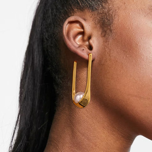 Pendientes de Aro en Forma de U con Perlas, Acero Inoxidable con Baño de Oro de 18k, para Uso Diario - Product Image 4