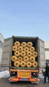 14เย็บและ 16เย็บหญ้าม้วน 12000Dtex <span class=keywords><strong>Bi</strong></span> สีดํา SBR น้ํายางรองรับฟุตบอลหญ้าสนามหญ้ากีฬาหญ้า - Product Image 6