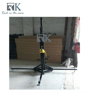 Torre de elevación de truss de alta resistencia con altura ajustable para pantallas LED, luces de escenario, sistemas de altavoces line array y soportes de manivela - Product Image 4