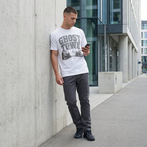 Camiseta de Manga Corta para Hombre, Corte Regular, Estampado Gráfico, Diseño Retro de Ciudad Fantasma, Estilo Occidental, Informal, de Algodón, OEM ODM - Product Image 3