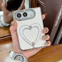 Coque de luxe électroplaquée pour iPhone Duo, étui de téléphone mignon avec support en forme de cœur creux et dragonne détachable en perles de cristal