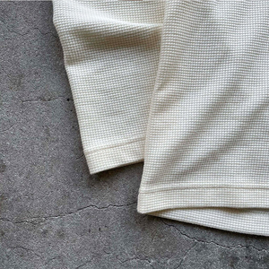 T-shirt Termica da <span class=keywords><strong>Uomo</strong></span> Premium Personalizzata in Cotone 100% Pesante, a Maniche Lunghe, Girocollo, Vestibilità Rilassata, con Spalle Cadenti, in Tessuto Waffle - Product Image 2