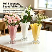 Vase en verre cannelé coloré de 23 cm de haut avec bord festonné ondulé pour la décoration de table à la maison, mariage, fleurs fraîches ou séchées, cadeau