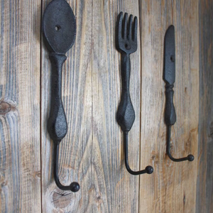 Farmhouse Creative <span class=keywords><strong>Foodie</strong></span> Cubiertos Tenedor y cuchara Ganchos de cuchara de hierro fundido <span class=keywords><strong>Foodie</strong></span> Gancho de cocina de hierro fundido Tenedor Cuchillo y colgador de cuchara - Product Image 1
