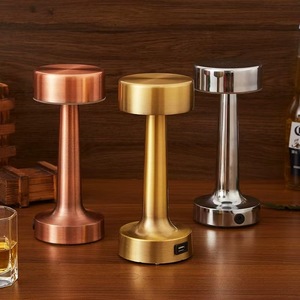 Lampe de table LED moderne de luxe en gros, à intensité variable tactile, rechargeable par USB, corps en aluminium, culot E26 pour bar, maison, chevet, dîner - Product Image 3