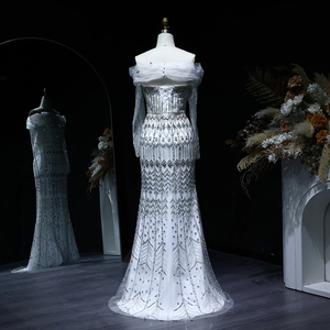 ชุดราตรีทรงเมอร์เมดสีขาว รุ่น LSZ291 แบบคริสตัลขนนก 3 มิติ คอเสื้อแบบเรือ จับจีบ ทรงเข้ารูป ยาวกรอมพื้น สามารถใส่ได้ 3 แบบ - Product Image 5