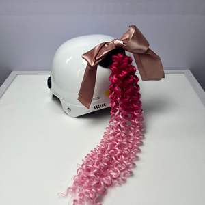 Motocicleta Moto Casco Trenzas Coleta Cola de Caballo Trenzas Gran Ventosa Casco Decoración - Product Image 1