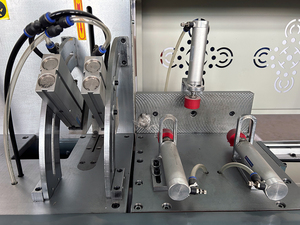 Machine de <span class=keywords><strong>découpe</strong></span> d'angle pour portes et fenêtres en aluminium CNC - Product Image 3
