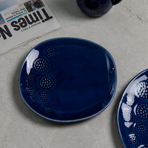 Commercio all'ingrosso EKA <span class=keywords><strong>Set</strong></span> di stoviglie in porcellana goffrato lusso irregolare ceramica servizio da tavola <span class=keywords><strong>Set</strong></span> di <span class=keywords><strong>piatti</strong></span> e <span class=keywords><strong>piatti</strong></span> <span class=keywords><strong>Set</strong></span> per ristorante - Product Image 2