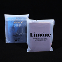 Sacs en plastique biodégradable sur mesure, blancs mats, compostables, auto-adhésifs avec logo pour l'emballage de t-shirts