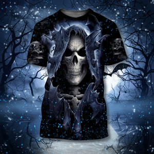 Maglietta Gotica Grim Reaper con Scheletro, Teschio Scuro e Ali di Pipistrello - T-shirt Horror di Halloween per Appassionati Goth, Stile Spaventoso - Product Image 3