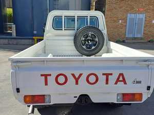 LIMPIO MEJORES VENTAS PARA USADO <span class=keywords><strong>Toyota</strong></span> Land Cruiser 79 Pick up <span class=keywords><strong>Simple</strong></span> Cabin 2.8l automático - Product Image 3