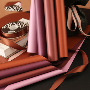 Papier d'emballage élégant et imperméable pour fleurs, papier cadeau pour bouquets et matériaux d'emballage en carton - Product Image 2