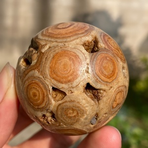 ลูกบอลหินคริสตัลธรรมชาติลายหินอ่อนรูปปราสาทมังกรขัดเงาสำหรับบำบัดรักษา ของขวัญตกแต่งบ้าน - Product Image 4