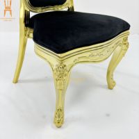 Chaise de salle à manger en velours noir avec cadre doré brillant Royal Chome pour mariage, événement, banquet, fête