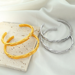 Irregular <b>Hammered</b> Pattern <b>Bangle</b> Zinc Alloy Unisex Fashion Jewelry C Style Bracelet Light Luxury Design - Product Image 2