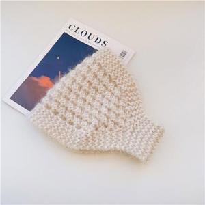 IStapromo Regalos para Mujer, Orejeras Cálidas de Terciopelo Suave Blanco, Ajustables, con Diseño de Ardilla - Product Image 6