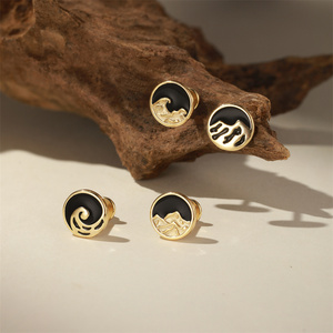 Pendiente plano de plata de ley S925 con esmalte de montaña y océano, ideal para mejores amigos, parejas, regalo de joyería. - Product Image 1