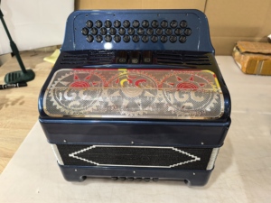 Accordéon à 34 touches et 12 pistons fabriqué en Chine avec sangles réglables et housse de transport, instrument de musique pour enfants et débutants FA-ZS-0019 - Product Image 4