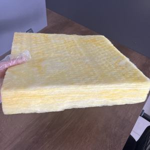 Feuille d'isolation spéciale en <span class=keywords><strong>laine</strong></span> <span class=keywords><strong>de</strong></span> fibre <span class=keywords><strong>de</strong></span> <span class=keywords><strong>verre</strong></span> ignifuge et insonorisée pour la construction <span class=keywords><strong>de</strong></span> murs internes/externes pour entrepôts - Product Image 4