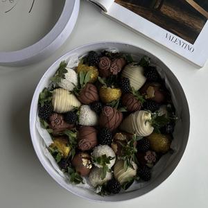 Caja de Regalo Redonda de Cartón para Dulces, con Borde Plano, para Envasado de Alimentos, con Diseño de Chocolate y Fresa - Product Image 4