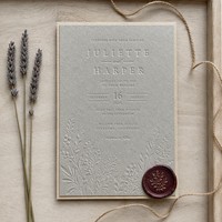 Conjunto de invitaciones de boda con relieve ciego en letterpress |   Papel Ecológico Reciclado de Doble Color Personalizado al por Mayor