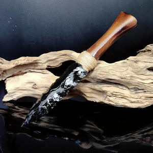 Ornement d'obsidienne en cristal naturel de la mer de Chine orientale en forme de poignard vente chaude pour couteau volant magnifiquement sculpté - Product Image 3