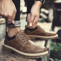 Nouvelles chaussures en cuir de créateur, chaussures pour hommes tendance, chaussures décontractées, chaussures en cuir à bout large, chaussures décontractées en cuir pour hommes d'extérieur