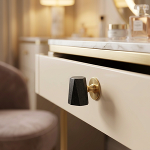 Perilla de cajón de piedra de martillo de latón AK en mango único con acabado negro y dorado para muebles de decoración Interior del hogar - Product Image 3