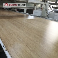 Wasserdichter Feuerfester 7mm SPC-Bodenbelag Holzoptik PVC Klicksystem LVT Vinylplanken Modernes Heim- und Büroniveau Rutschfeste Kunststofffliesen