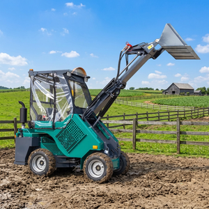 Mini-chargeuse télescopique résistante aux intempéries avec housse de pluie en PVC, capacité de 800 kg, chargeuse compacte 4x4 pour travaux en verger et en vignoble - Product Image 1
