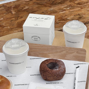 Vaso de Papel de 10 oz con Diseño de Logotipo Texturizado, Vaso de Café de Papel Biodegradable de Doble Pared, Vasos Impresos con Lámina Dorada - Product Image 5