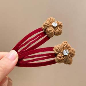 Pince à cheveux latérale en alliage et tissu, motif fleur en fil et strass, 5 cm, faite main, style doux, pour femme, automne-hiver, pour soirée - Product Image 6