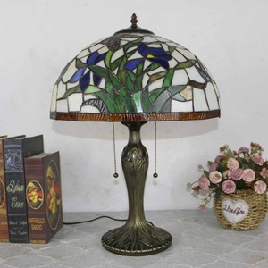 Lámpara de Mesa LED Tiffany LongHuiJing de 16 Pulgadas con Pantalla Cónica de Vidrio con Diseño Floral Colorido, E26, Estilo Retorcido - Product Image 5