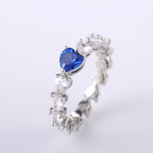Anello con Design a Cuore, Anello Classico da Dito per Donne - Product Image 2