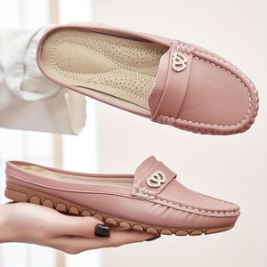 Mules Moccasin Rosas sin Talón para Mujer con Hebilla de Diamantes de Imitación, Zapatos Planos Casuales Transpirables de Cuero PU Suave para Conducir - Product Image 1