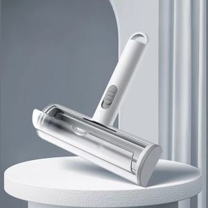 Cepillo Removedor de Pelo de Mascotas Reutilizable de Plástico para Sofá con Mango Oculto y Superficie Adhesiva - Diseño Moderno - Product Image 2