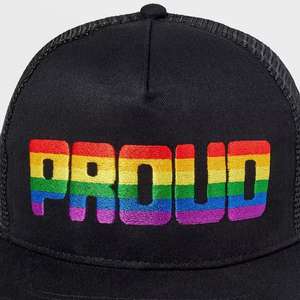 Casquette de camionneur LGBTQ + Queer Gay Lesbian <span class=keywords><strong>Bi</strong></span> Trans Rainbow Flag brodé Pride Mesh Back Flat Brim Trucker Cap - Product Image 2