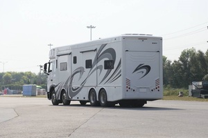 HOWO 8x4 T บ้านเคลื่อนที่ RV รถบ้านพร้อมครัวกลางแจ้งตั้งแคมป์รถบรรทุกคาราวานสำหรับใช้ในบ้านแอพลิเคชันเรือลาดตระเวนสำหรับยานพาหนะรถ