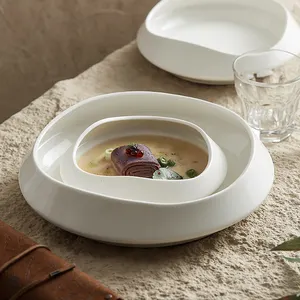सिरेमिक खाने की थाली सफेद अनियमित ठंडे व्यंजन पास्ता स्टेक फल का सलाद मिठाई सूप प्यूरी सेवारत कटोरा रेस्तरां Tableware
